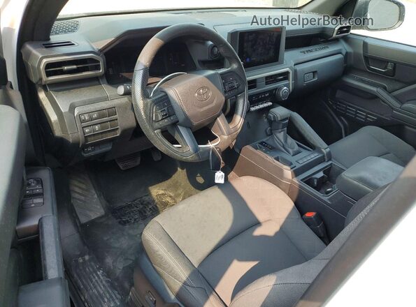3TYJDAHN6RT002946 2024 TOYOTA TACOMA White Widok deski rozdzielczej