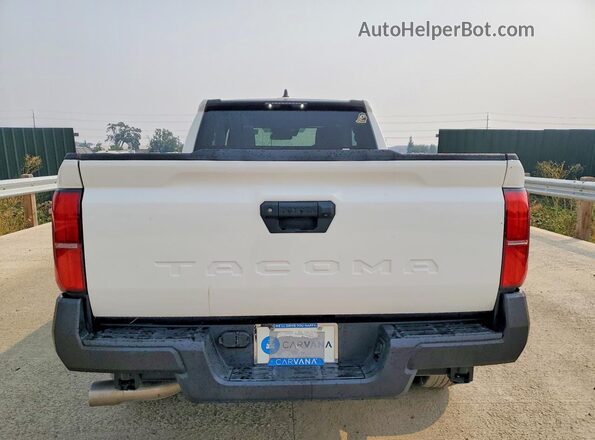 3TYJDAHN6RT002946 2024 TOYOTA TACOMA White Widok z tyłu