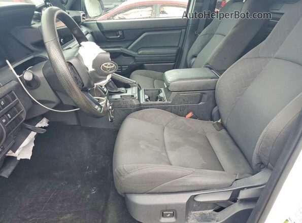 3TYJDAHN6RT011050 2024 TOYOTA TACOMA Белый Вид салона спереди