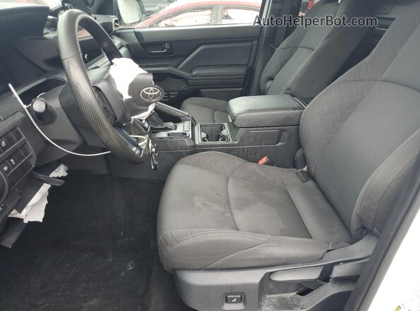 3TYJDAHN6RT011050 2024 TOYOTA TACOMA Белый 