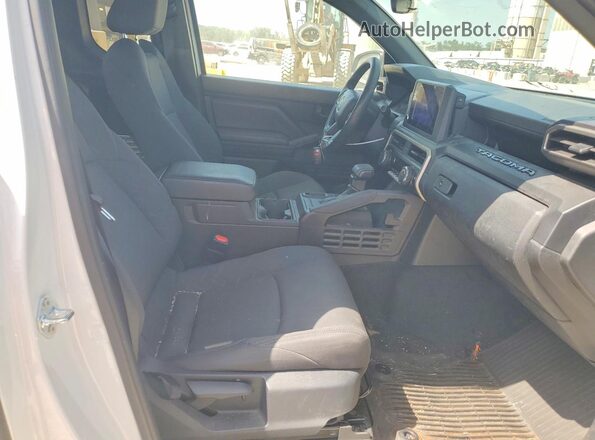 3TYJDAHN6ST018831 2025 TOYOTA TACOMA White უკანა სავარძლების ხედი
