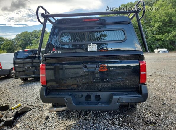 3TYJDAHN6ST033118 2025 TOYOTA TACOMA Черный Вид подкапотного пространства