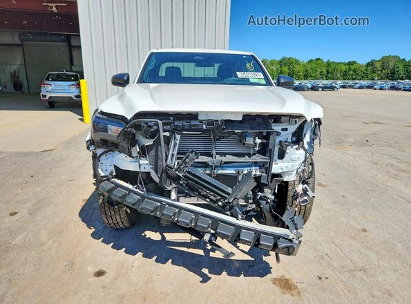 3TYJDAHN7RT008772 2024 TOYOTA TACOMA White Widok z przodu