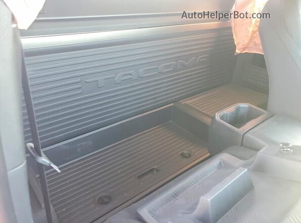 3TYJDAHN7TT047014 2026 TOYOTA TACOMA White Widok tylnych siedzeń