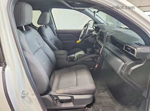 3TYJDAHN8RT007128 2024 TOYOTA TACOMA White Vista de los asientos traseros