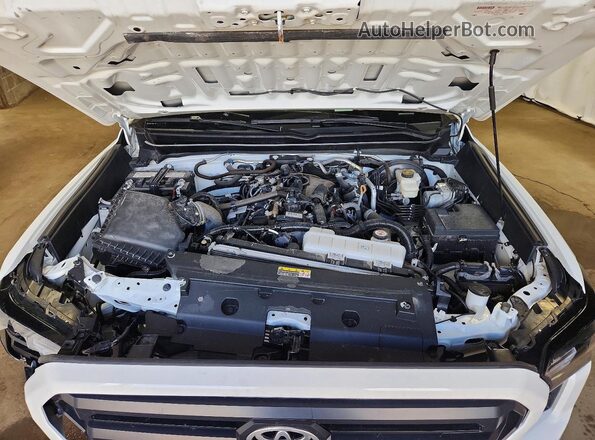 3TYJDAHN8RT007128 2024 TOYOTA TACOMA White Vista interior trasera