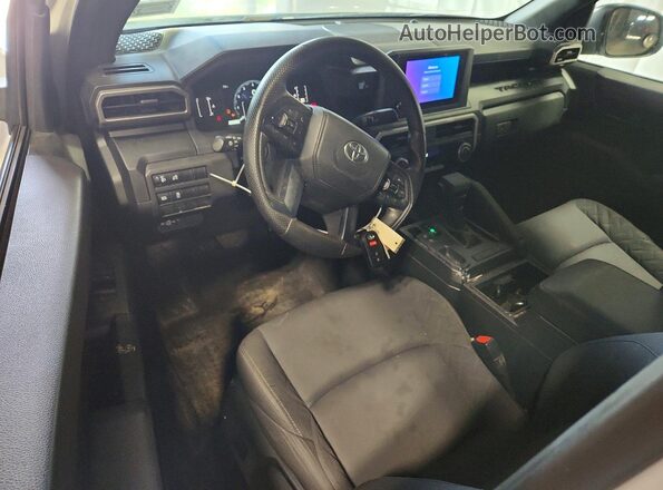 3TYJDAHN8RT007128 2024 TOYOTA TACOMA White Vista del salpicadero
