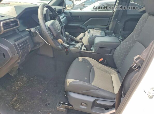 3TYJDAHN9TT048794 2026 TOYOTA TACOMA Белый Вид салона спереди
