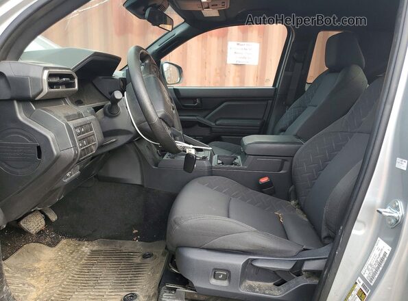 3TYJDAKN1TT025325 2026 TOYOTA TACOMA White Vista interior delantera