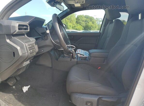 3TYJDAKN7RT005556 2024 TOYOTA TACOMA Белый Вид салона спереди