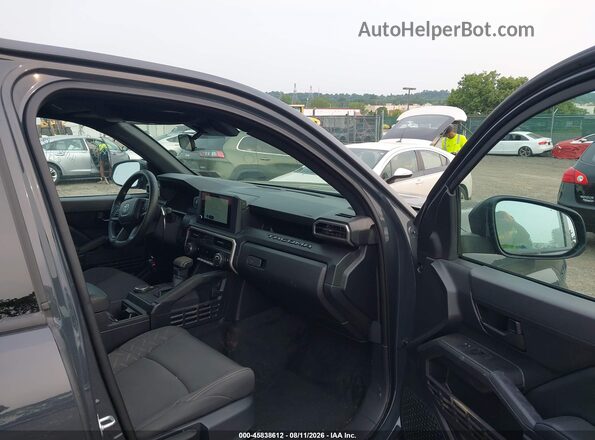 3TYJDAKNXTT022987 2026 TOYOTA TACOMA Gray Front interior view