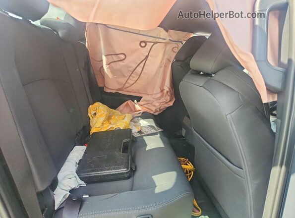 3TYKB5FN2TT035647 2026 TOYOTA TACOMA Gray Vista de los asientos traseros