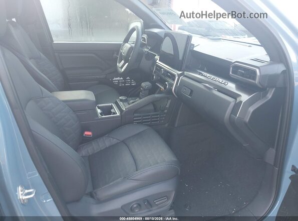 3TYKB5FN7TT038043 2026 TOYOTA TACOMA Blue Vista interior delantera