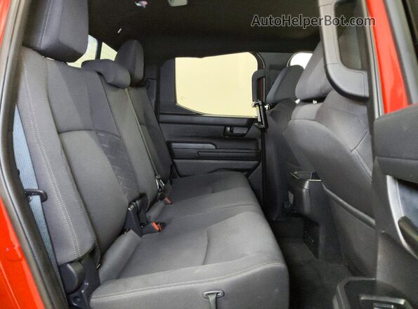 3TYKB5FN8TT036477 2026 TOYOTA TACOMA Red Vista de los asientos traseros