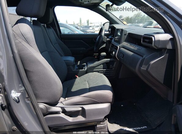 3TYKD5HN2ST028445 2025 TOYOTA TACOMA Серый Вид салона спереди