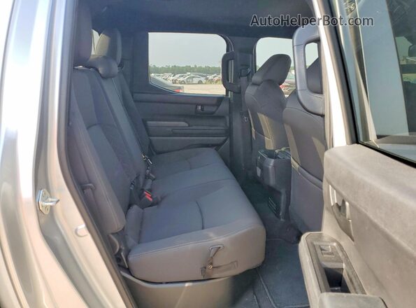 3TYKD5HN7RT007522 2024 TOYOTA TACOMA Silver Vista interior trasera