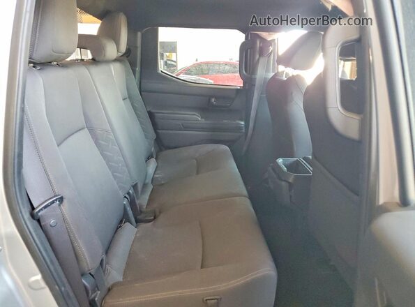 3TYKD5HN9RT000104 2024 TOYOTA TACOMA Silver Հետևի նստատեղերի տեսք