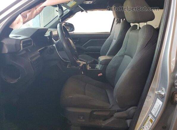 3TYKD5HN9RT000104 2024 TOYOTA TACOMA Silver Սալոնի դիմացի տեսք