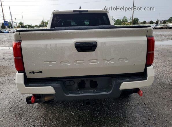 3TYLB5JN1RT013045 2024 TOYOTA TACOMA White Widok z tyłu