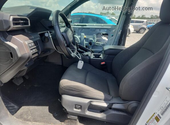 3TYLB5JN3RT042255 2024 TOYOTA TACOMA White Vista interior delantera