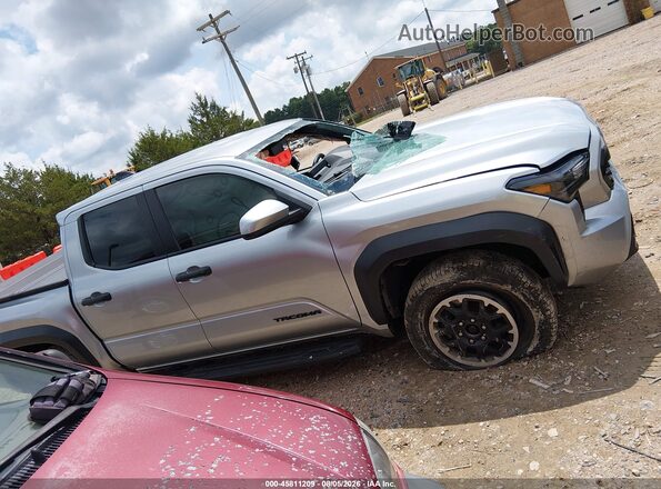3TYLB5JN4RT041809 2024 TOYOTA TACOMA Silver Widok wnętrza z tyłu
