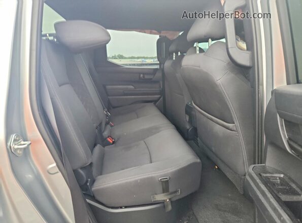 3TYLB5JN6RT059714 2024 TOYOTA TACOMA Серебряный Вид задних сидений
