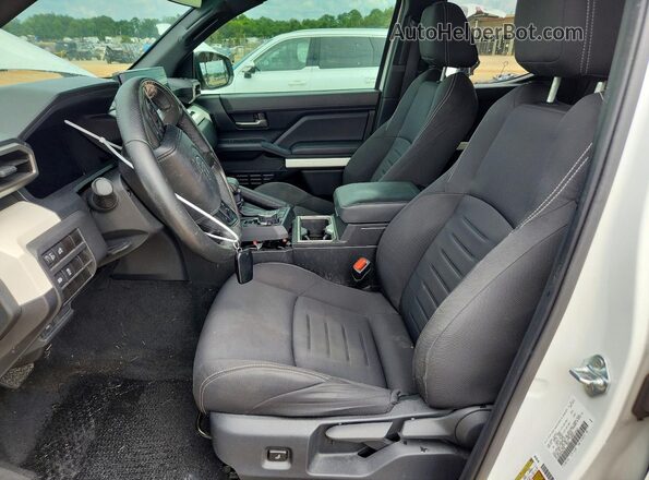 3TYLB5JN7RT013745 2024 TOYOTA TACOMA White Front interior view