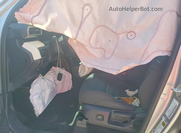 3TYLB5JN8RT023300 2024 TOYOTA TACOMA Silver Vista interior delantera