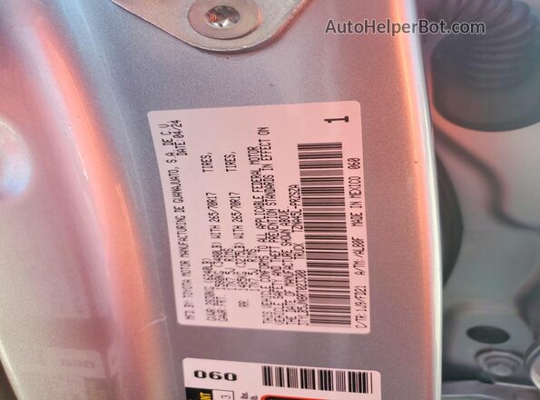 3TYLB5JN8RT023300 2024 TOYOTA TACOMA Silver Vista del compartimento del motor