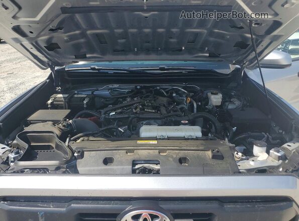 3TYLB5JN8RT023300 2024 TOYOTA TACOMA Silver Vista interior trasera