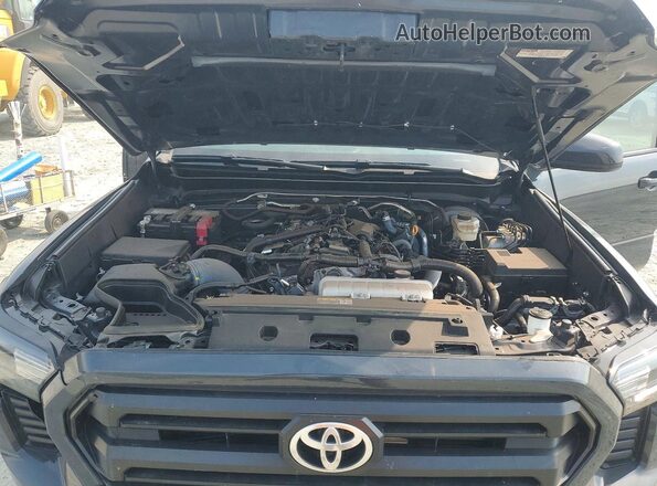 3TYLB5JN8ST063446 2025 TOYOTA TACOMA Charcoal Rear interior view