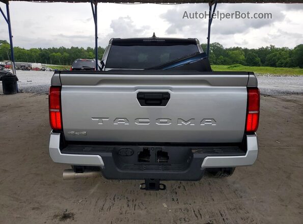 3TYLB5JN8ST106067 2025 TOYOTA TACOMA Silver Вид ззаду