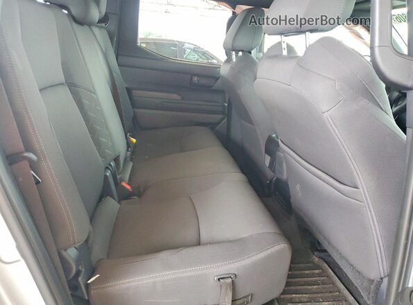3TYLB5JN8ST106067 2025 TOYOTA TACOMA Silver Вид задніх сидінь