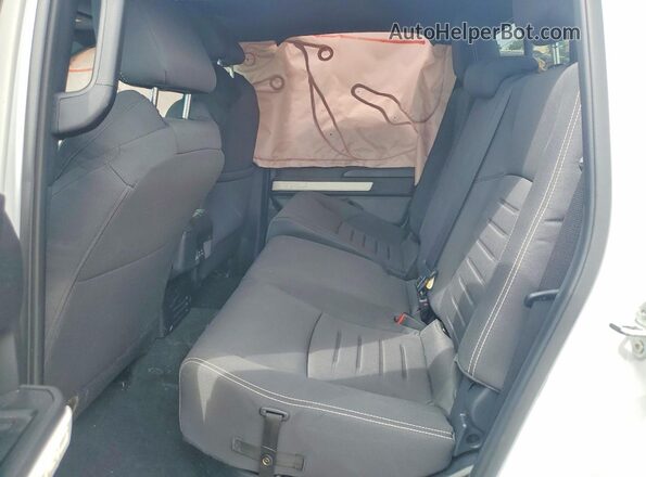 3TYLB5JNXRT051132 2024 TOYOTA TACOMA White Widok tylnych siedzeń