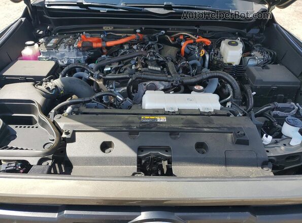 3TYLC5LN2ST038391 2025 TOYOTA TACOMA Gray Widok wnętrza z tyłu