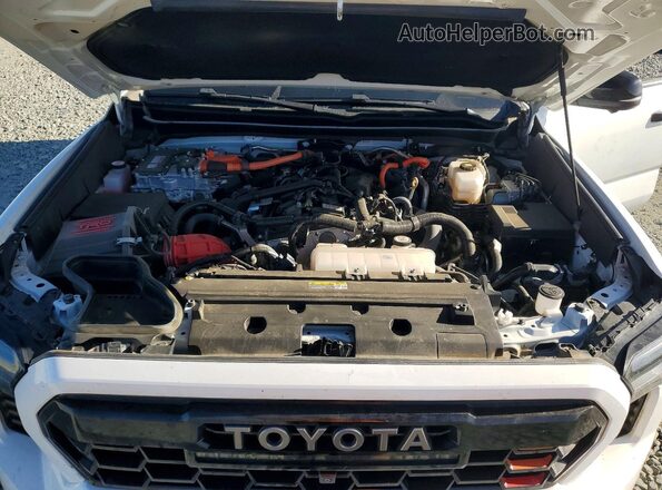 3TYLC5LN5RT008747 2024 TOYOTA TACOMA White Вид задньої частини салону