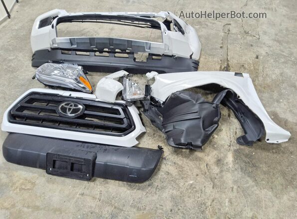 3TYSX5EN4PT021953 2023 TOYOTA TACOMA White ძრავის განყოფილების ხედი