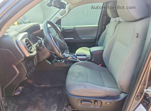3TYSZ5AN2MT017962 2021 TOYOTA TACOMA Черный Вид салона спереди
