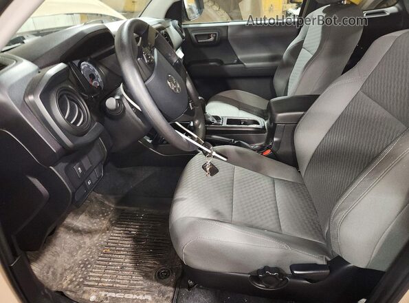 3TYSZ5AN8LT002588 2020 TOYOTA TACOMA Tan Widok wnętrza z przodu