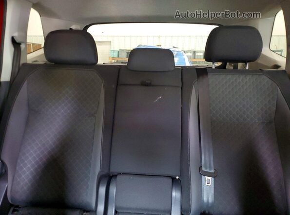 3VV0B7AX0JM108231 2018 VOLKSWAGEN TIGUAN Burgundy Вид задніх сидінь