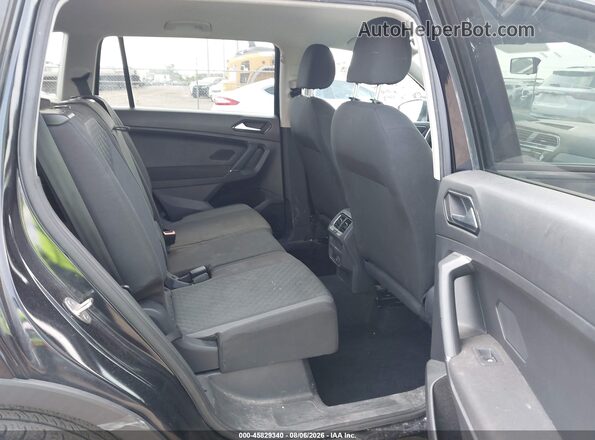 3VV0B7AX0JM108245 2018 VOLKSWAGEN TIGUAN Black VIN կոդի պիտակի տեսք