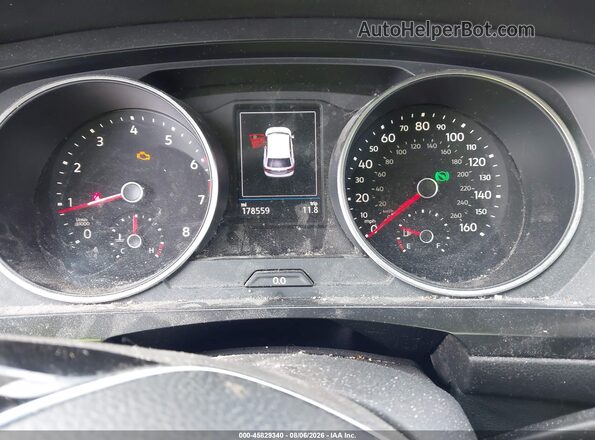 3VV0B7AX0JM108245 2018 VOLKSWAGEN TIGUAN Black Հետևի նստատեղերի տեսք