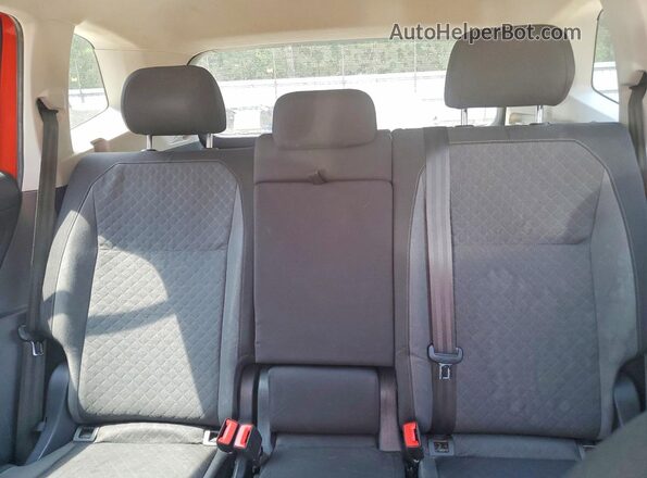 3VV0B7AX0KM067049 2019 VOLKSWAGEN TIGUAN Orange Rear seats view