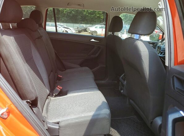 3VV0B7AX0KM067049 2019 VOLKSWAGEN TIGUAN Orange Rear interior view