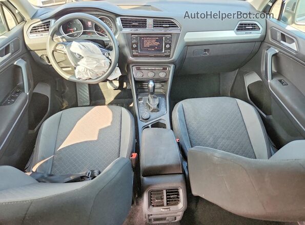 3VV0B7AX2LM075414 2020 VOLKSWAGEN TIGUAN Silver Widok deski rozdzielczej