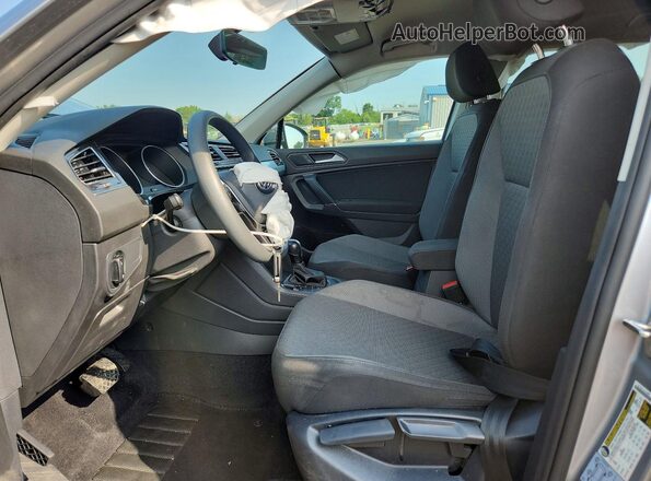 3VV0B7AX2LM075414 2020 VOLKSWAGEN TIGUAN Silver Widok wnętrza z przodu