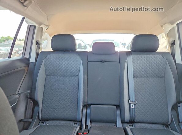 3VV0B7AX2LM075414 2020 VOLKSWAGEN TIGUAN Silver Widok tylnych siedzeń
