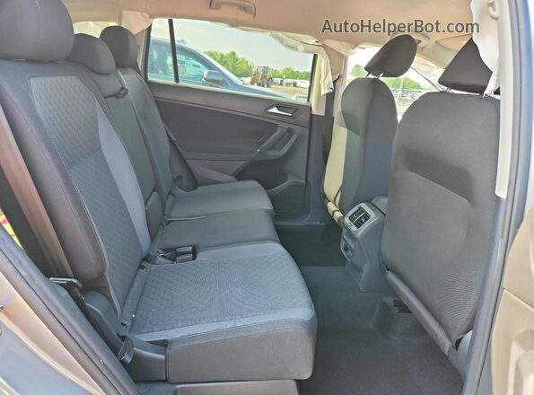 3VV0B7AX2LM075414 2020 VOLKSWAGEN TIGUAN Silver Widok wnętrza z tyłu