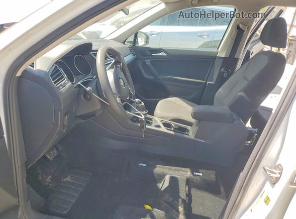 3VV0B7AX2LM088972 2020 VOLKSWAGEN TIGUAN White Вид салону спереду