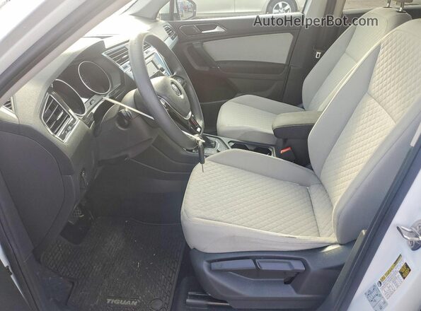 3VV0B7AX3JM045643 2018 VOLKSWAGEN TIGUAN Белый Вид салона спереди